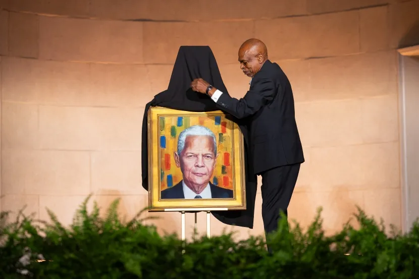 Wade Unveils Julian Portrait